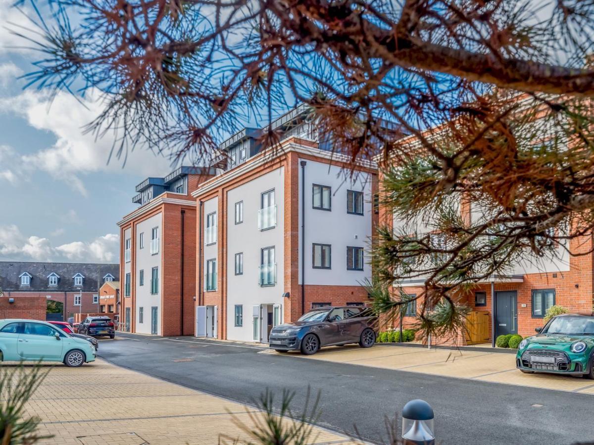Pass The Keys 1 Bed Albury Contemporary Apartment With Secure Parking Shrewsbury Exterior foto