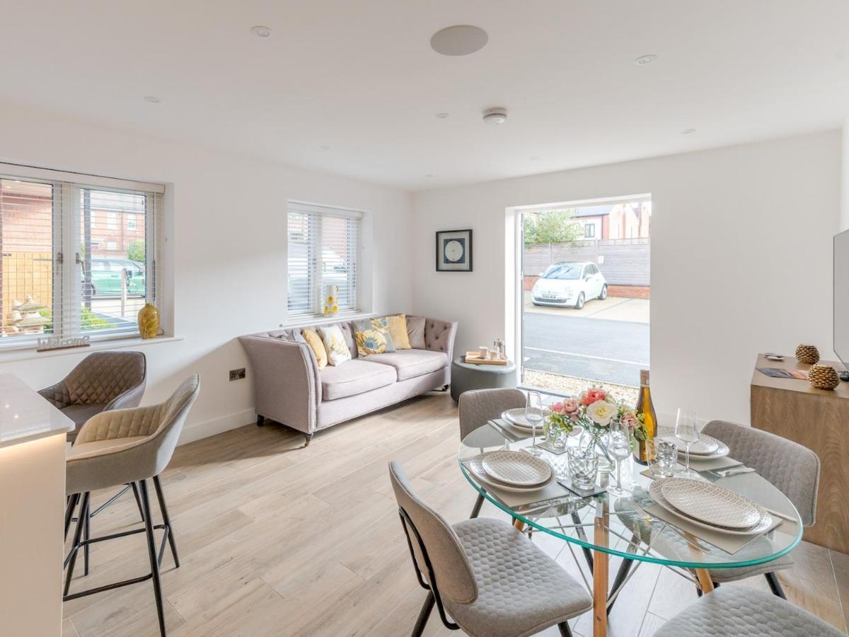 Pass The Keys 1 Bed Albury Contemporary Apartment With Secure Parking Shrewsbury Exterior foto